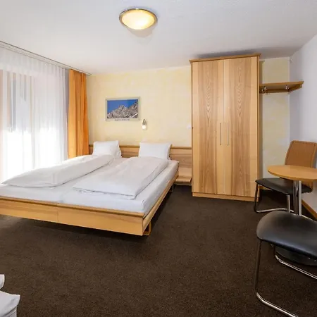 Aktiv & Hannigalp Hotel 3*