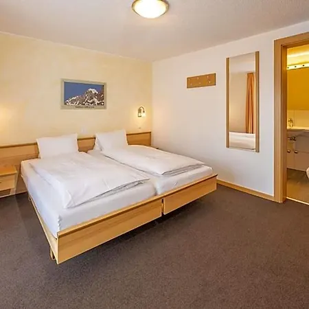 Aktiv & Hannigalp ホテル 3*